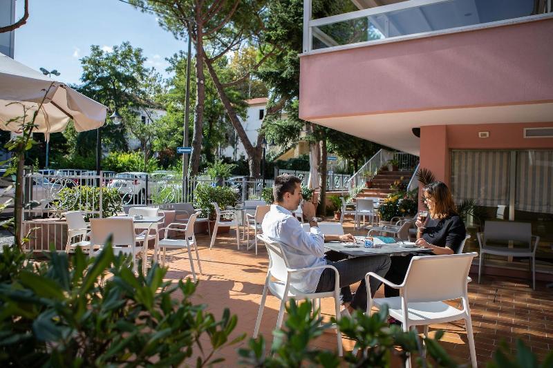 Hotel Alfa Tao Riccione Bagian luar foto