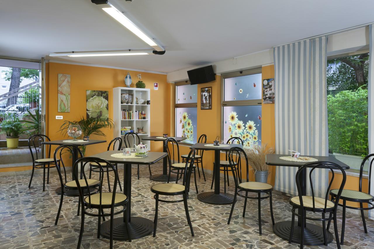 Hotel Alfa Tao Riccione Bagian luar foto