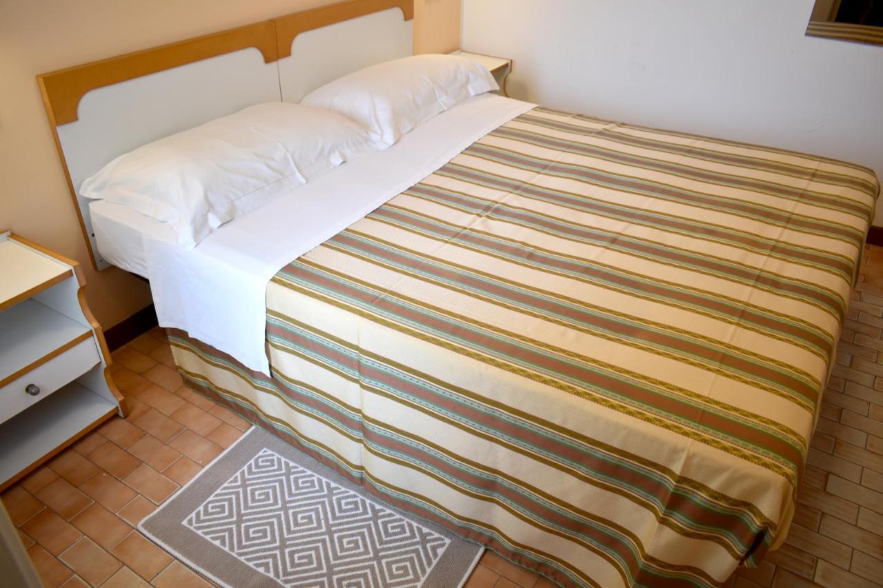 Hotel Alfa Tao Riccione Bagian luar foto