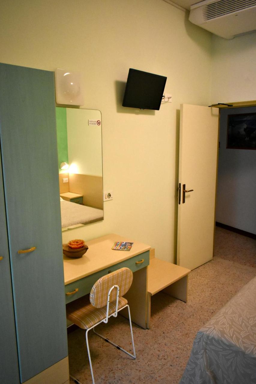 Hotel Alfa Tao Riccione Bagian luar foto