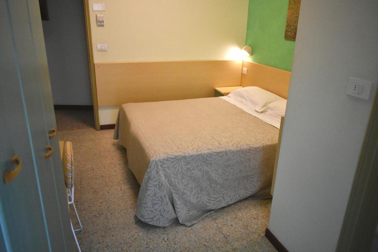 Hotel Alfa Tao Riccione Bagian luar foto