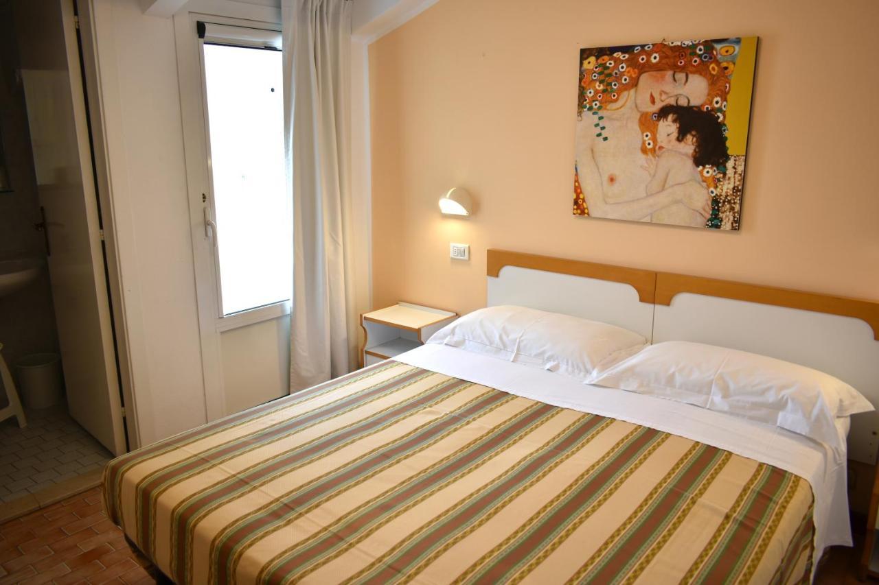 Hotel Alfa Tao Riccione Bagian luar foto
