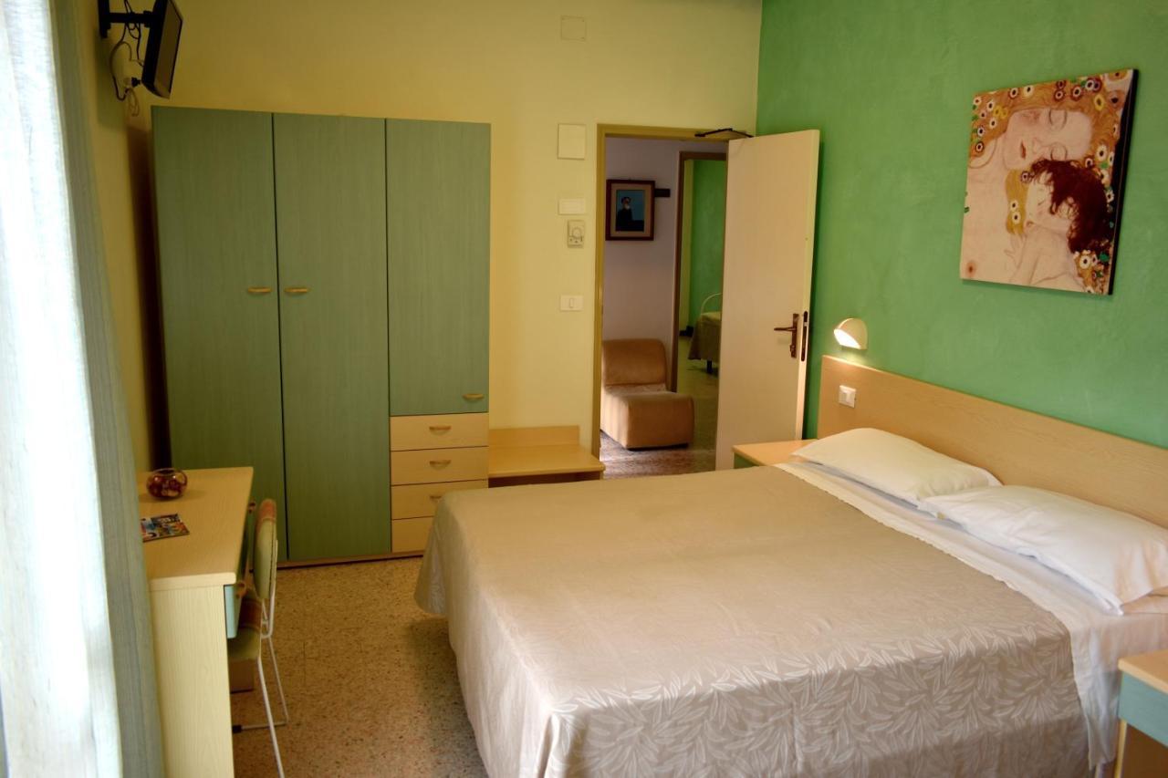 Hotel Alfa Tao Riccione Bagian luar foto