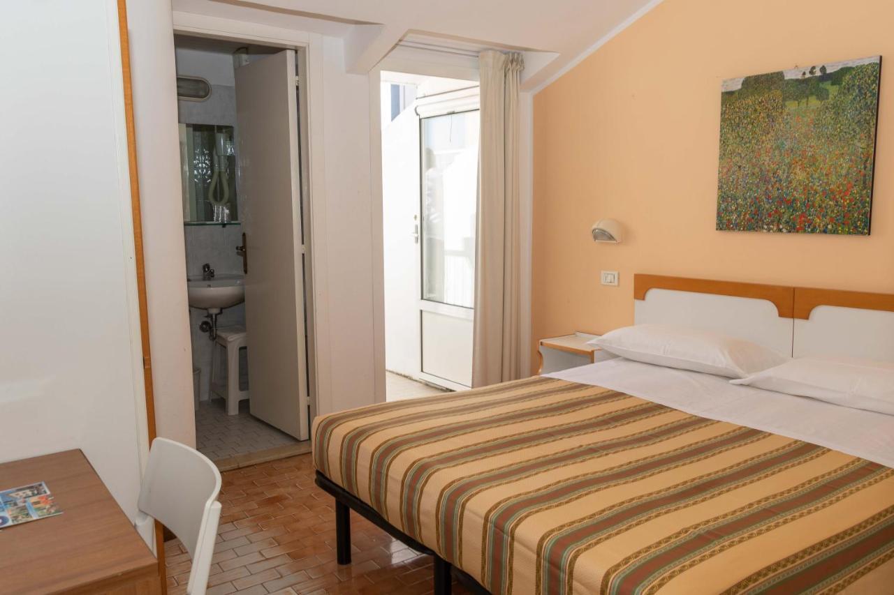 Hotel Alfa Tao Riccione Bagian luar foto