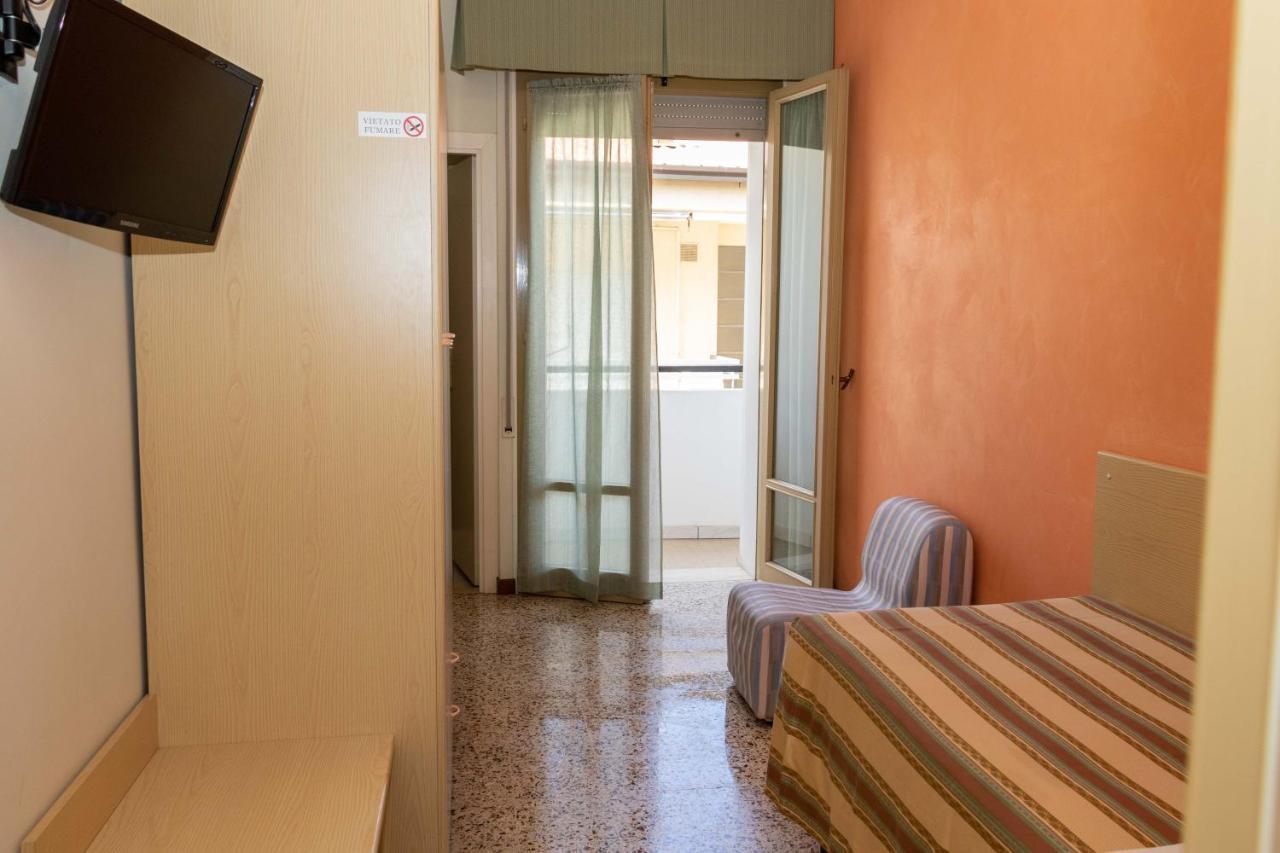Hotel Alfa Tao Riccione Bagian luar foto