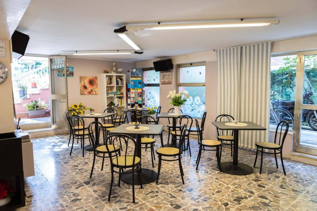 Hotel Alfa Tao Riccione Bagian luar foto
